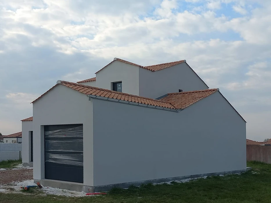 Éléments décoratifs en relief sculptés de style baroque ou rococo